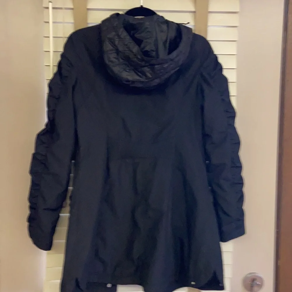 Laundry by Shelli Segal raincoat - Picture 3 of 4